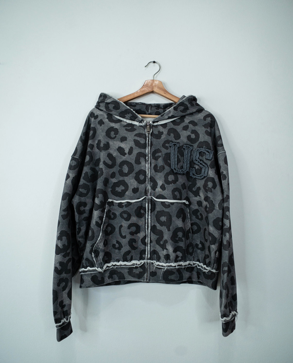 U.S. black cheetah print zip up