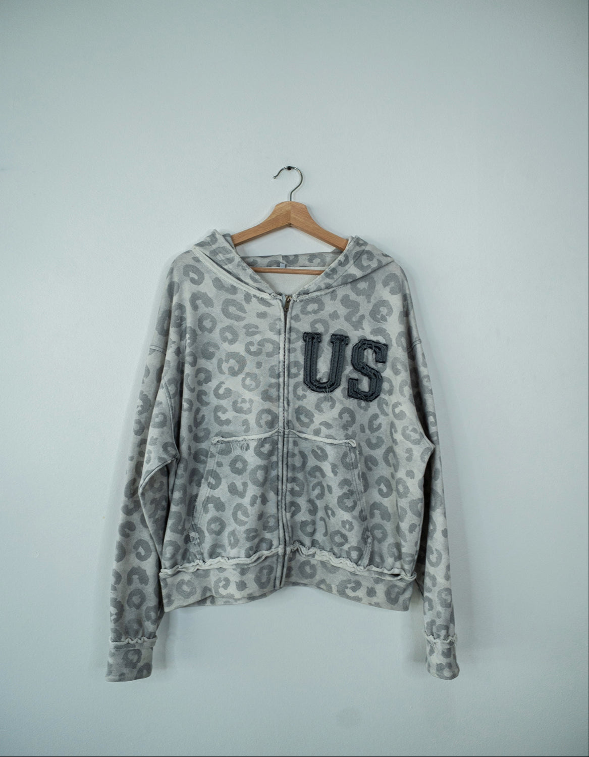 U.S. light grey cheetah print zip up